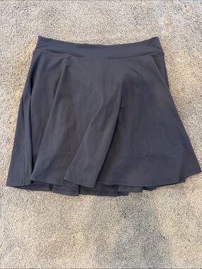 Fabletics Blue Circle Skirt w/ built in shorts- NWT